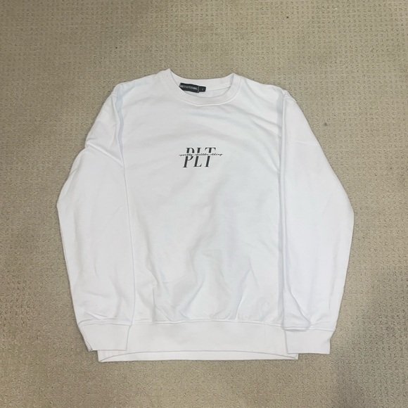 PrettyLittleThing Sweaters - PRETTYLITTLETHING LOGO WHITE GRAPHIC PRINT SWEATSHIRT